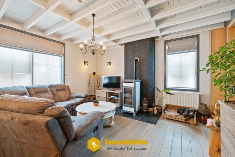 VERKOCHT - HUIS MET TUIN EN DUBBELE CARPORT IN MOERBEKE – foto 4