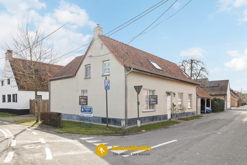 VERKOCHT - HUIS MET TUIN EN DUBBELE CARPORT IN MOERBEKE – foto 1