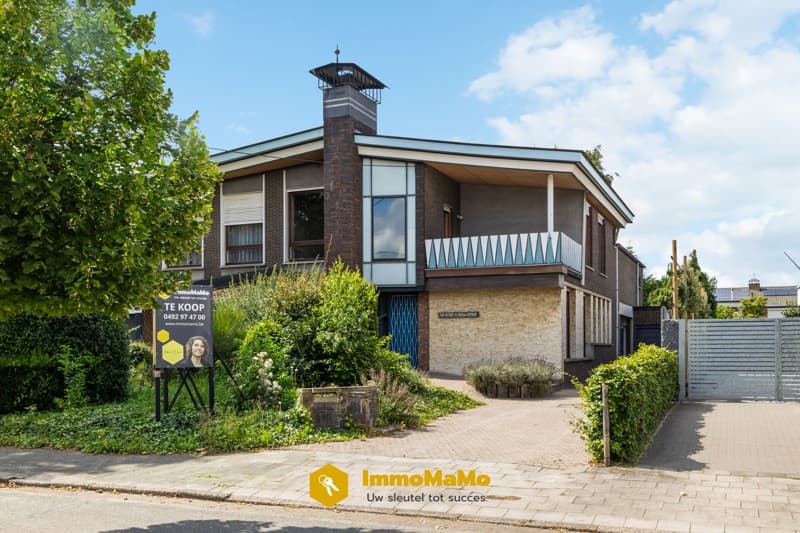 VERKOCHT - RUIME WONING MET PRAKTIJKRUIMTE OF KANGOEROEWONING TE KOOP IN WACHTEBEKE – foto 1