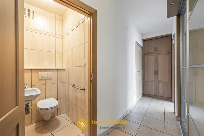 APPARTEMENT MET ONDERGRONDSE STAANPLAATS TE HUUR IN WACHTEBEKE – foto 3