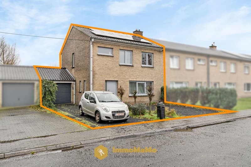 VERKOCHT - HUIS MET GARAGE EN TUIN TE KOOP IN WACHTEBEKE – foto 1