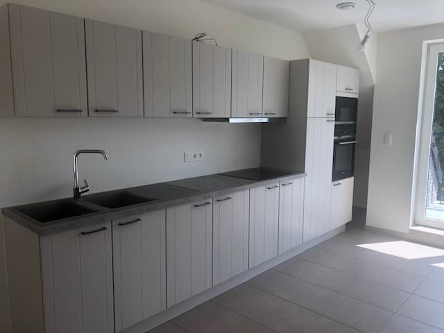 In centrum gelegen 1-slaapkamer duplex nieuwbouwappartement met balkon. – foto 5