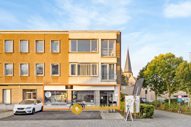HANDELSPAND MET 2 STAANPLAATSEN TE HUUR IN WACHTEBEKE – foto 1