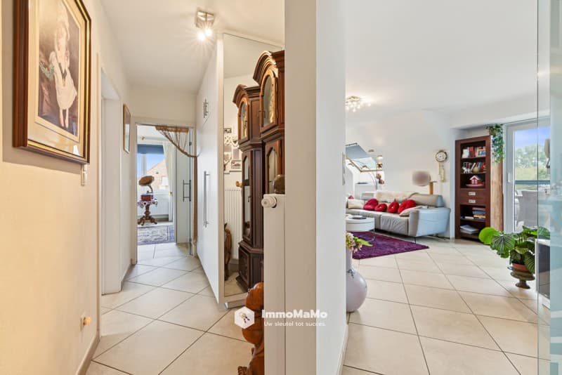 RUIM DAKAPPARTEMENT MET 3 GARAGES EN ZALIG DAKTERRAS TE KOOP – foto 3